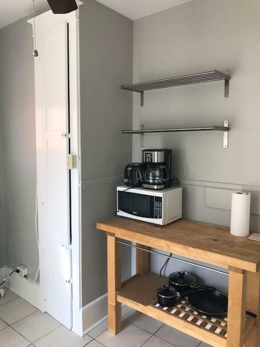 Bright, Clean, Private. In The Heart Of Downtown! Parking, Wi-Fi And Netflix Included Apartment Ottawa Exterior photo