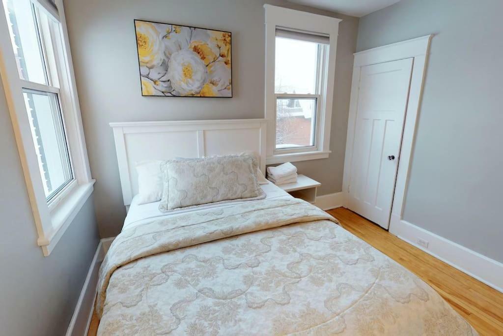 Bright, Clean, Private. In The Heart Of Downtown! Parking, Wi-Fi And Netflix Included Apartment Ottawa Exterior photo